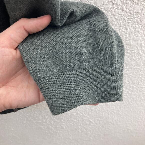 Calvin Klein Gray Black Colorblock Lightweight Knit Cotton Blend V Neck Sweater - Picture 9 of 10